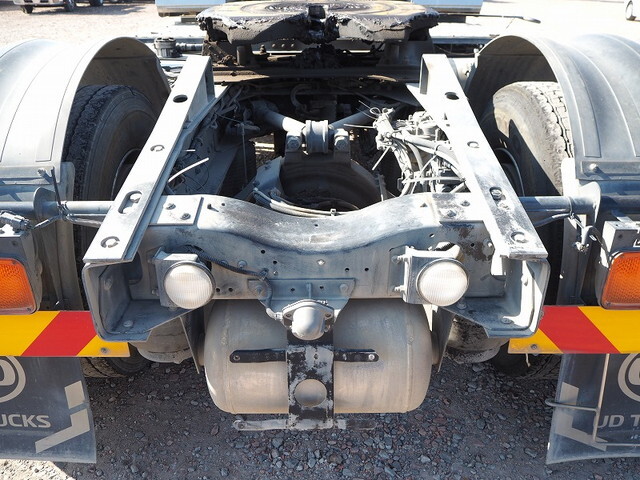 UDトラックスクオントレーラーヘッド（トラクターヘッド）大型（10t）[写真15]