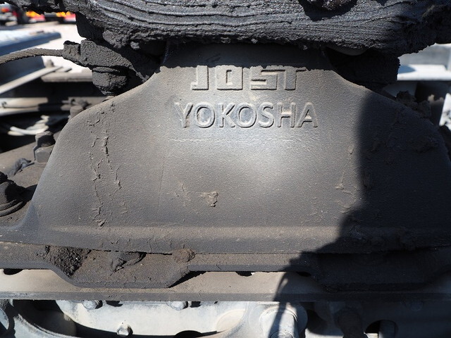 UDトラックスクオントレーラーヘッド（トラクターヘッド）大型（10t）[写真19]