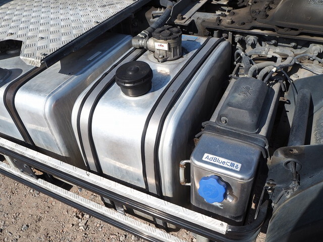 UDトラックスクオントレーラーヘッド（トラクターヘッド）大型（10t）[写真27]