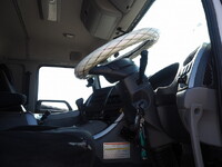 UDトラックスクオントレーラーヘッド（トラクターヘッド）大型（10t）[写真32]