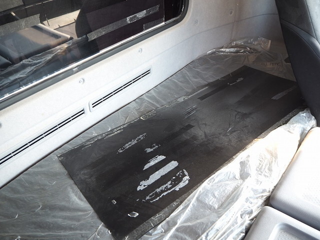 UDトラックスクオントレーラーヘッド（トラクターヘッド）大型（10t）[写真33]