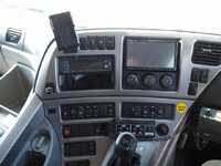 UDトラックスクオントレーラーヘッド（トラクターヘッド）大型（10t）[写真35]