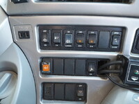 UDトラックスクオントレーラーヘッド（トラクターヘッド）大型（10t）[写真37]