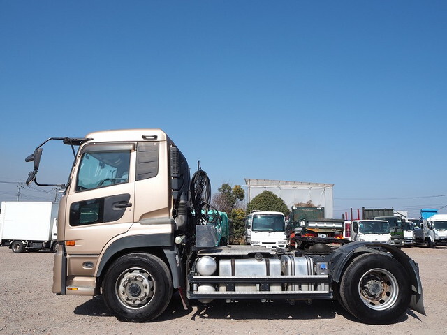 UDトラックスクオントレーラーヘッド（トラクターヘッド）大型（10t）[写真05]