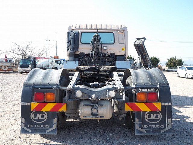 UDトラックスクオントレーラーヘッド（トラクターヘッド）大型（10t）[写真06]