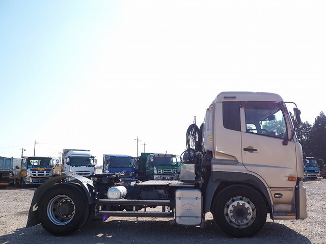 UDトラックスクオントレーラーヘッド（トラクターヘッド）大型（10t）[写真07]