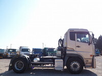 UDトラックスクオントレーラーヘッド（トラクターヘッド）大型（10t）[写真08]