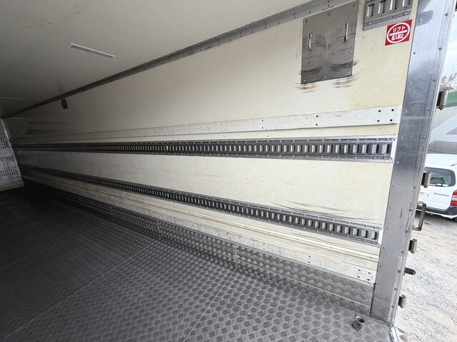 いすゞギガ冷凍車（冷蔵車）大型（10t）[写真10]