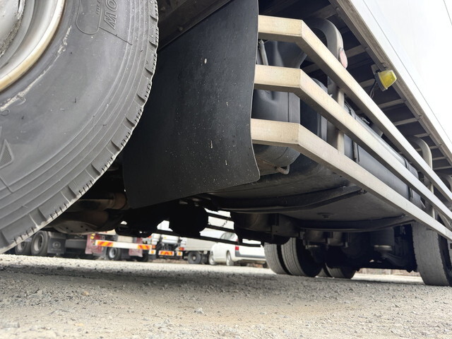 いすゞギガ冷凍車（冷蔵車）大型（10t）[写真24]
