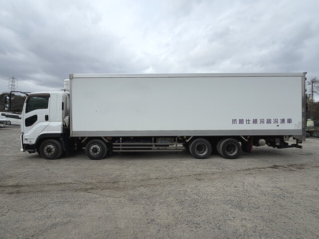 いすゞギガ冷凍車（冷蔵車）大型（10t）[写真04]