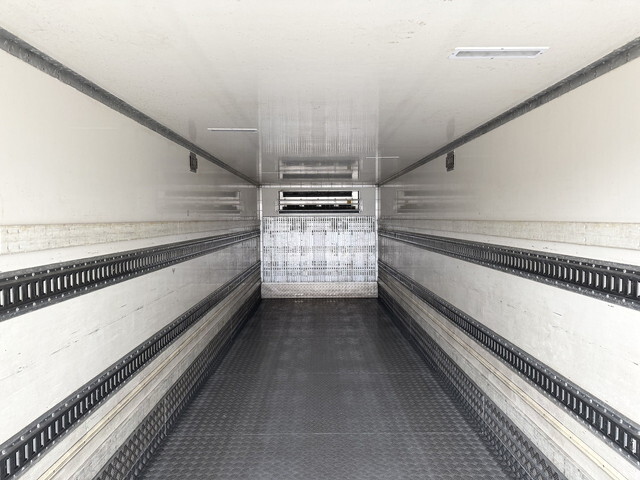 いすゞギガ冷凍車（冷蔵車）大型（10t）[写真08]