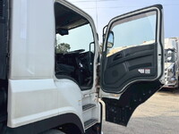 いすゞギガ冷蔵冷凍ウイング大型（10t）[写真19]