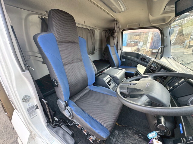 いすゞギガ冷蔵冷凍ウイング大型（10t）[写真19]