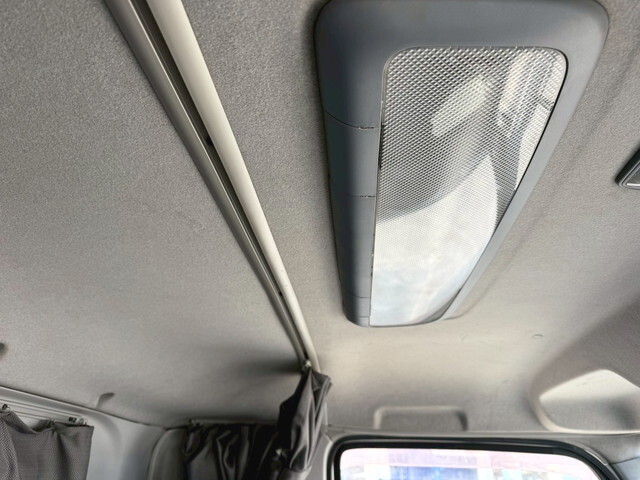 いすゞギガ冷蔵冷凍ウイング大型（10t）[写真24]