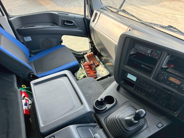 いすゞギガ冷蔵冷凍ウイング大型（10t）[写真25]