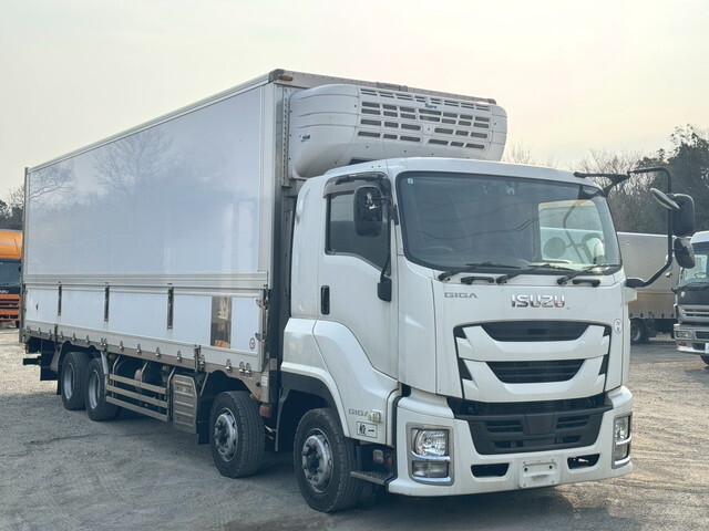 いすゞギガ冷蔵冷凍ウイング大型（10t）[写真03]