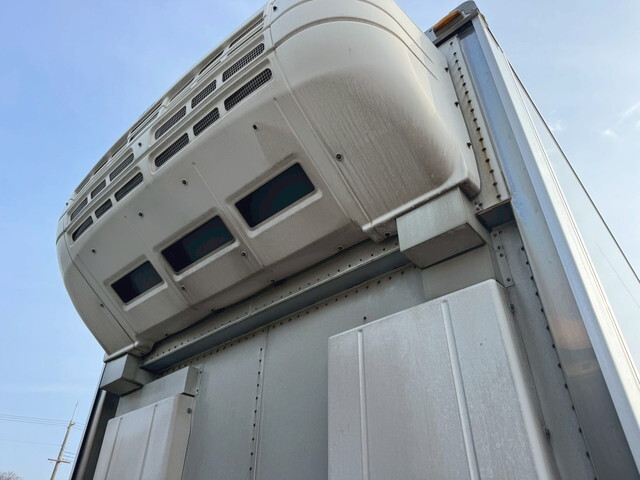 いすゞギガ冷蔵冷凍ウイング大型（10t）[写真32]