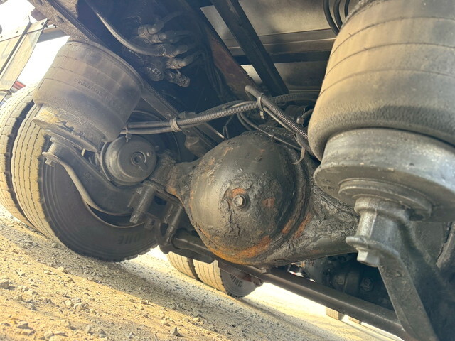 いすゞギガ冷蔵冷凍ウイング大型（10t）[写真35]