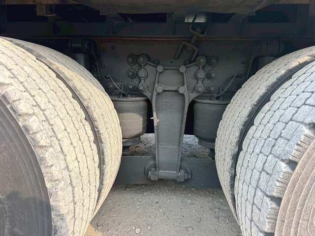 いすゞギガ冷蔵冷凍ウイング大型（10t）[写真37]