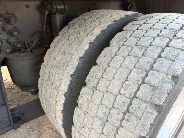 いすゞギガ冷蔵冷凍ウイング大型（10t）[写真39]