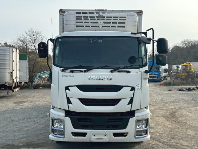 いすゞギガ冷蔵冷凍ウイング大型（10t）[写真05]