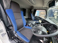 いすゞギガアルミウイング大型（10t）[写真19]