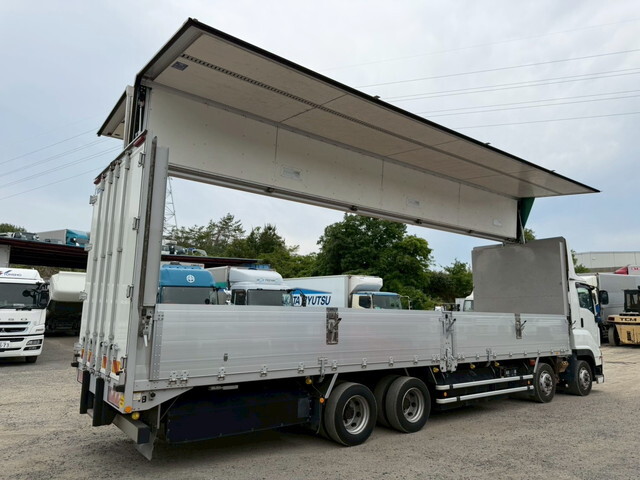 いすゞギガアルミウイング大型（10t）[写真02]
