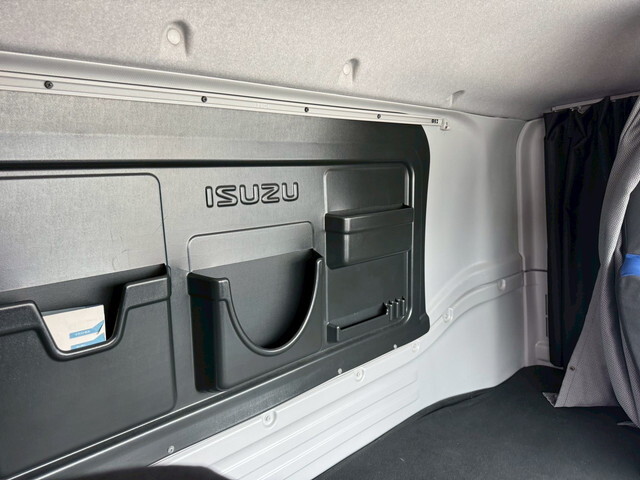 いすゞギガアルミウイング大型（10t）[写真24]