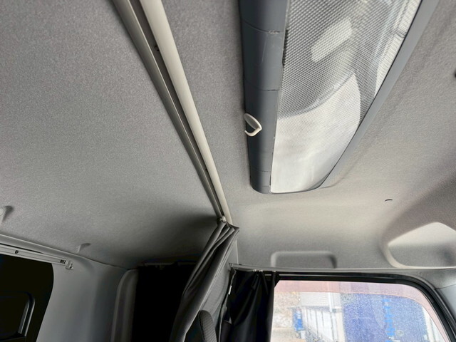 いすゞギガアルミウイング大型（10t）[写真25]