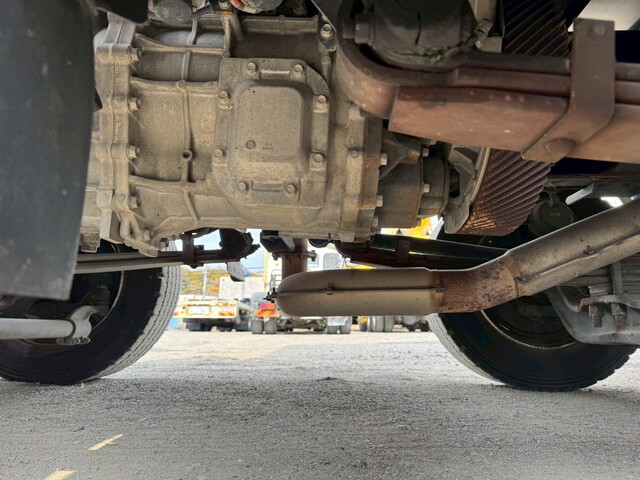 いすゞギガアルミウイング大型（10t）[写真36]
