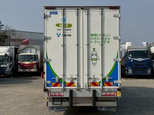 いすゞギガアルミウイング大型（10t）[写真07]