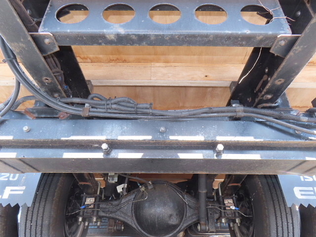 いすゞエルフクレーン6段小型（2t・3t）[写真10]