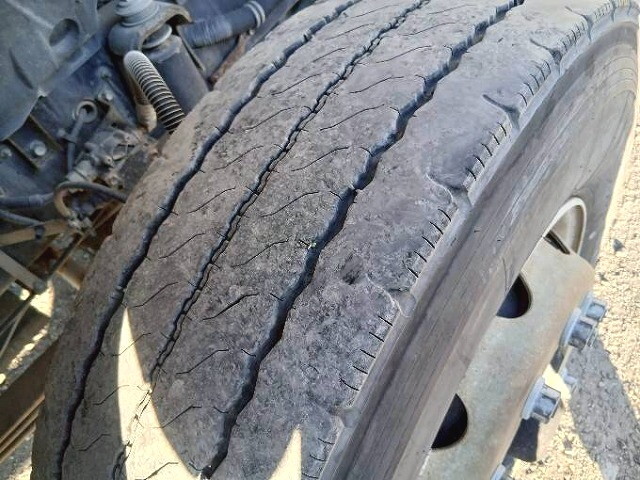 いすゞギガダンプ大型（10t）[写真10]