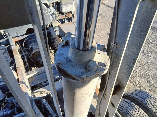 いすゞギガダンプ大型（10t）[写真20]