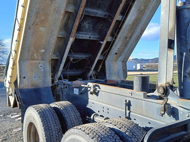 いすゞギガダンプ大型（10t）[写真22]