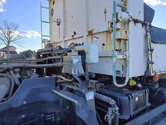 いすゞギガダンプ大型（10t）[写真28]