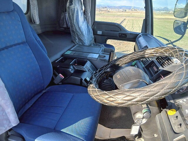 いすゞギガダンプ大型（10t）[写真37]