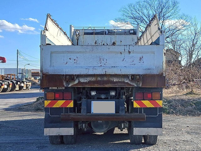 いすゞギガダンプ大型（10t）[写真06]