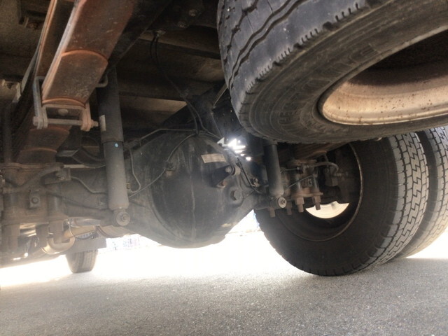 三菱ふそうキャンター平ボディ小型（2t・3t）[写真18]