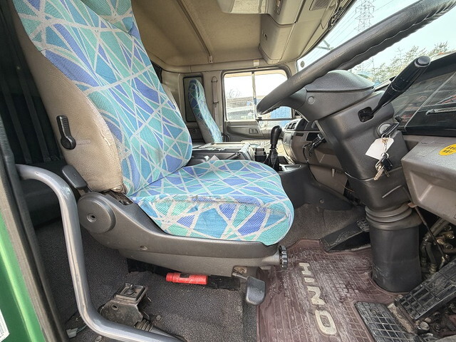 日野プロフィアクレーン付大型（10t）[写真28]