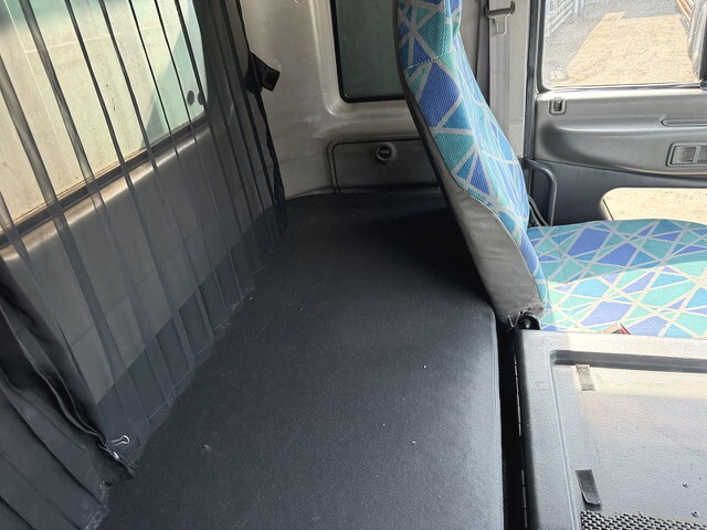 日野プロフィアクレーン付大型（10t）[写真33]