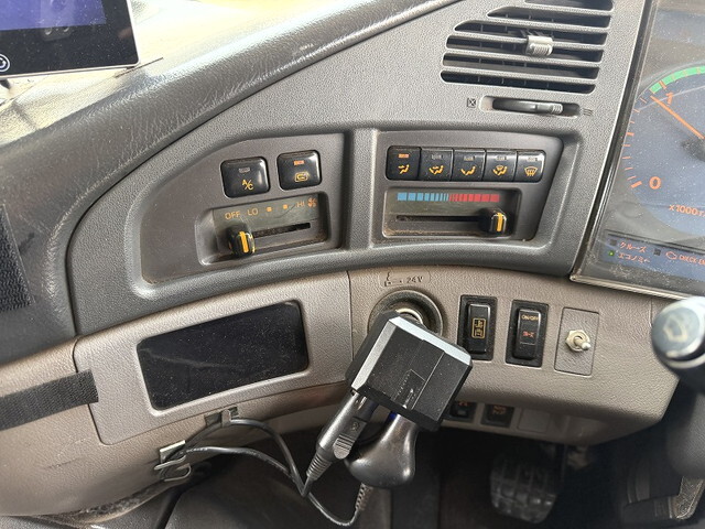 日野プロフィアクレーン付大型（10t）[写真35]