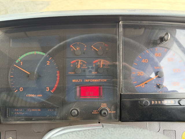 日野プロフィアクレーン付大型（10t）[写真36]