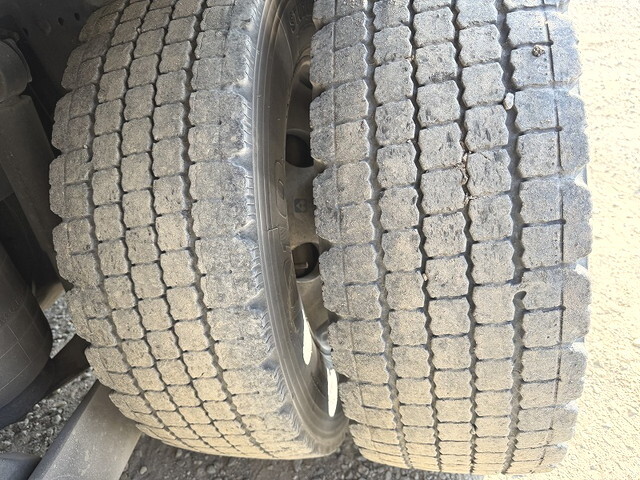 日野プロフィアアルミウイング大型（10t）[写真11]