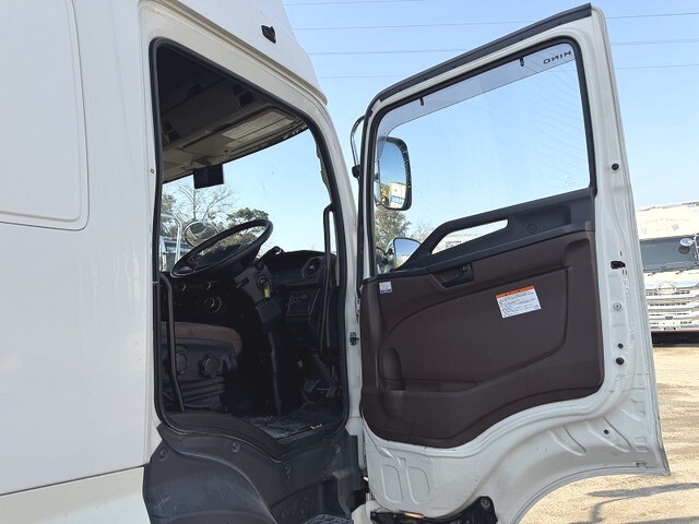 日野プロフィアアルミウイング大型（10t）[写真30]