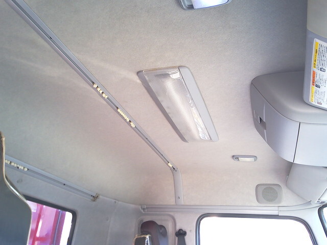 UDトラックスクオンダンプ大型（10t）[写真23]