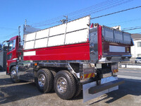 UDトラックスクオンダンプ大型（10t）[写真02]