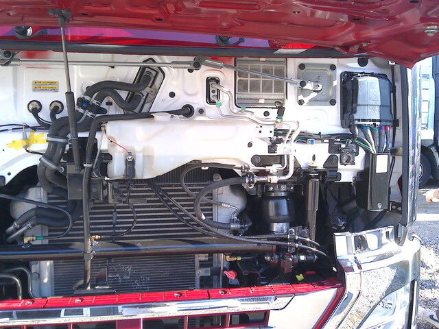 UDトラックスクオンダンプ大型（10t）[写真32]