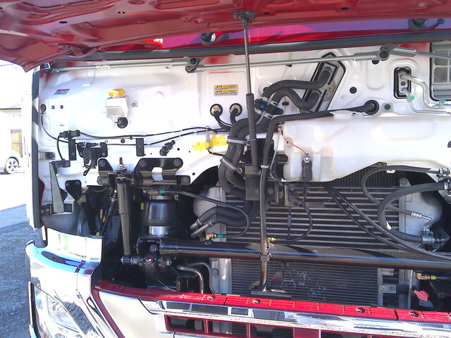 UDトラックスクオンダンプ大型（10t）[写真33]