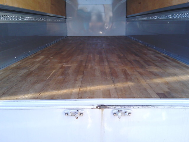 いすゞフォワードアルミウイング中型（4t）[写真20]